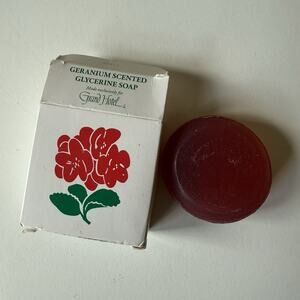 Vintage Grand Hotel‎ Geranium Glycerine Bar Soap, Round, Boxed, Red